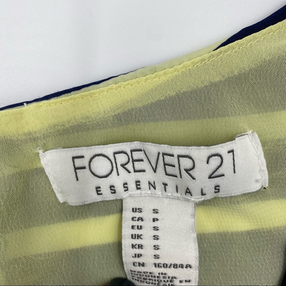 Forever 21 Essentials Top - Picture 5 of 8